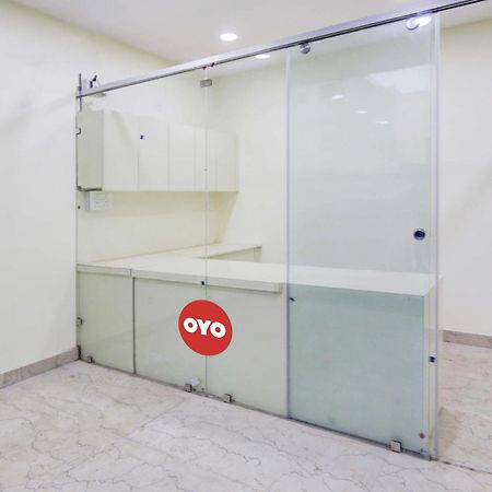Oyo White House Ξενοδοχείο Νόιντα Εξωτερικό φωτογραφία
