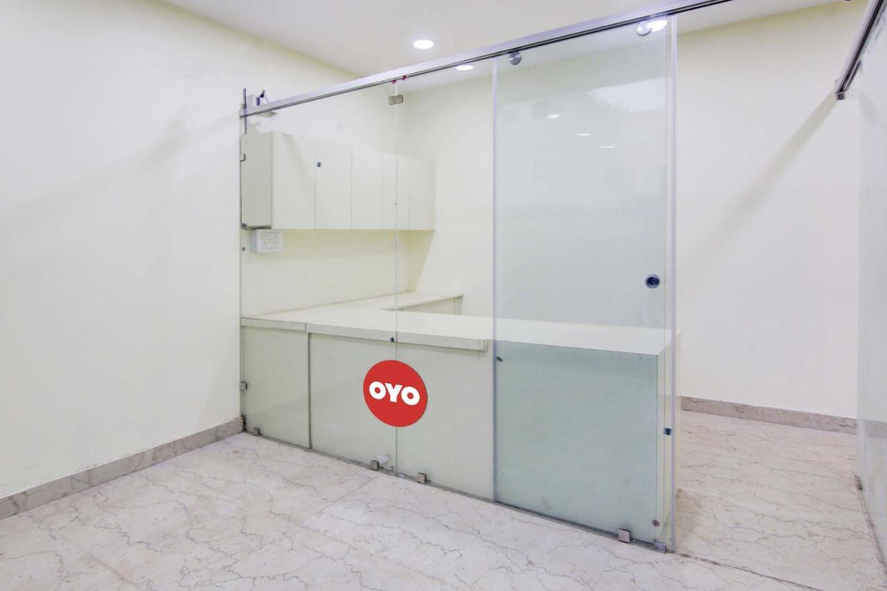 Oyo White House Ξενοδοχείο Νόιντα Εξωτερικό φωτογραφία